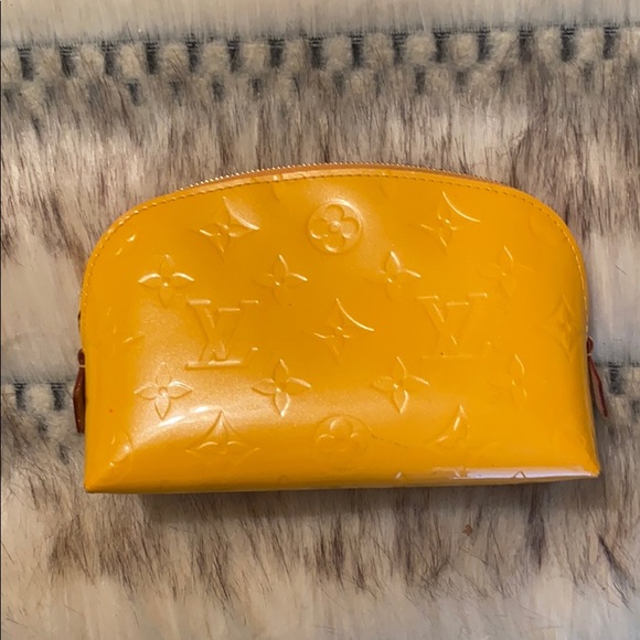 Handbags - Louis Vuitton Makeup Bag